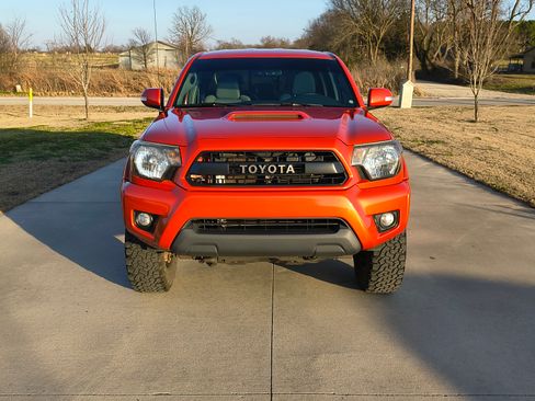 Used 2015 Toyota Tacoma TRD Pro image 4