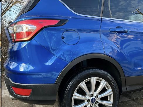 Used 2017 Ford Escape Titanium image 9