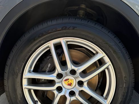 Used 2016 Porsche Cayenne AWD/4WD image 4