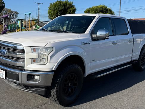 Used 2017 Ford F150 Lariat w/ Equipment Group 502A Luxury AWD/4WD image 4
