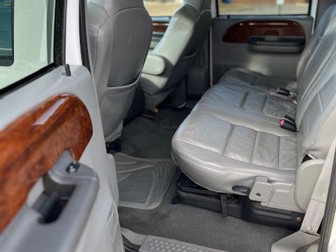 Used 2004 Ford F250 Lariat image 16