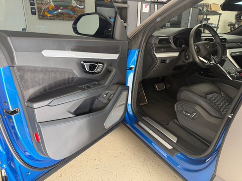 Used 2019 Lamborghini Urus image 12