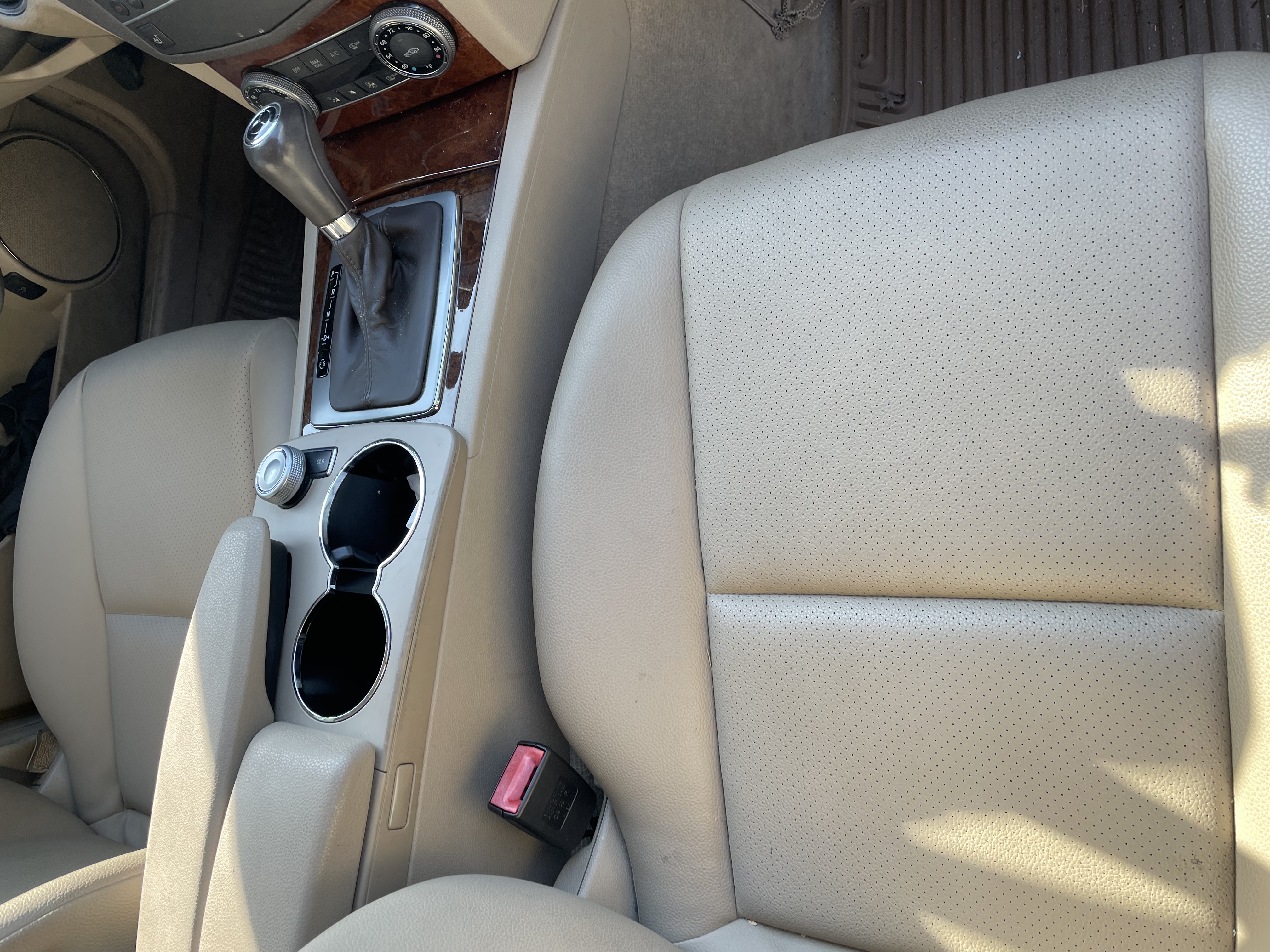 Used 2011 Mercedes-Benz C 300 4MATIC Sedan image 11