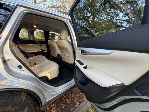 Used 2019 INFINITI QX50 Luxe image 19