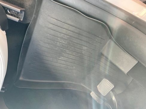 Used 2020 Tesla Model Y Long Range image 14