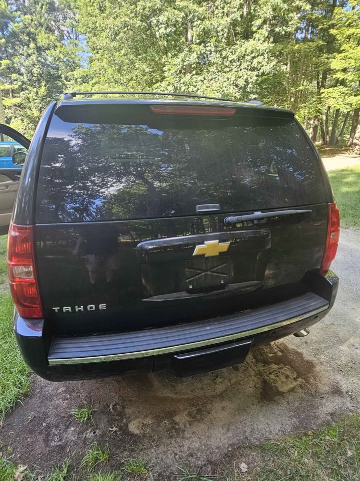 Used 2014 Chevrolet Tahoe LTZ AWD/4WD image 16