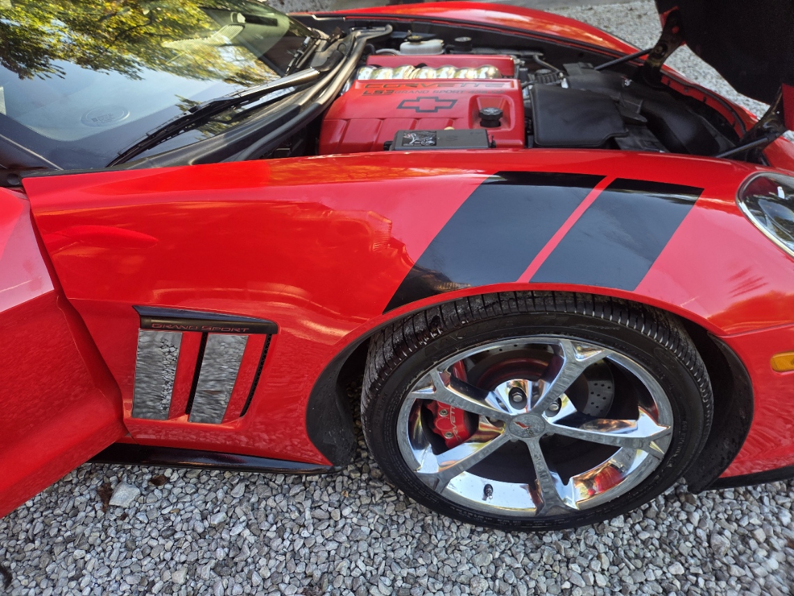 Used 2012 Chevrolet Corvette Grand Sport w/ 2LT Preferred Equipment Group RWD image 9