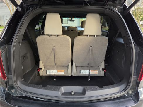 Used 2014 Ford Explorer XLT w/ Equipment Group 202A image 10