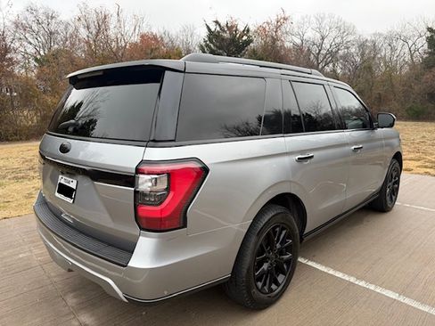 Used 2021 Ford Expedition Limited image 29