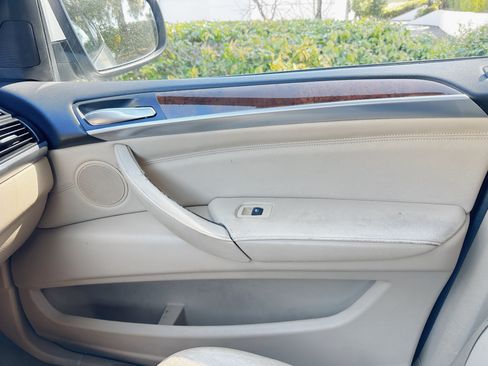 Used 2011 BMW X5 xDrive35i image 11