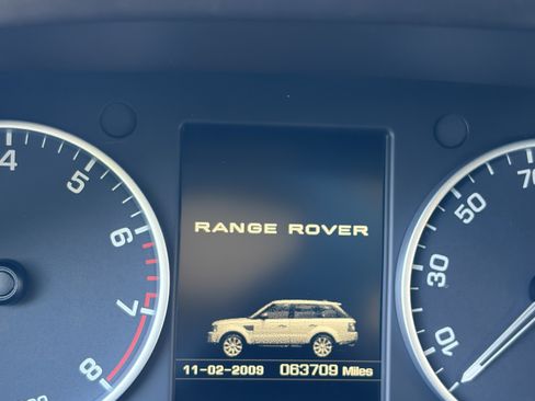 Used 2013 Land Rover Range Rover Sport HSE LUX w/ Luxury Interior Pkg image 22