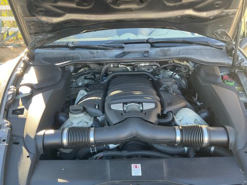 Used 2014 Porsche Cayenne S image 14