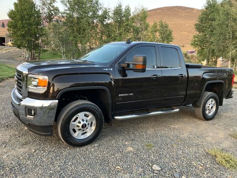 Used 2018 GMC Sierra 2500 SLE w/ HD SLE Preferred Plus Package image 4