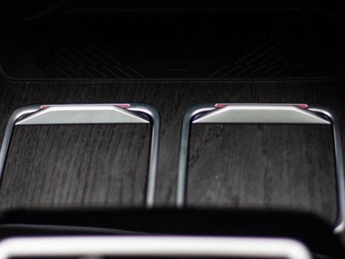 Used 2024 BMW i7 M70 image 5