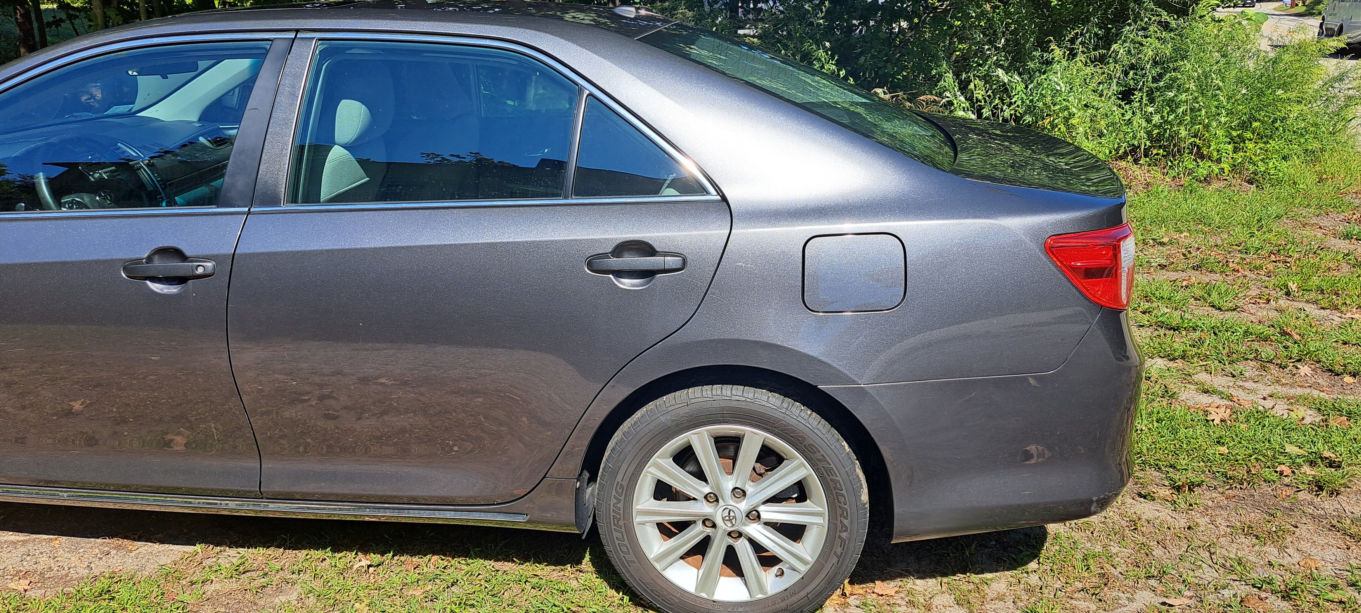 Used 2014 Toyota Camry XLE FWD image 8