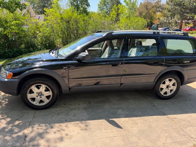 Used 2005 Volvo XC70 AWD/4WD image 1