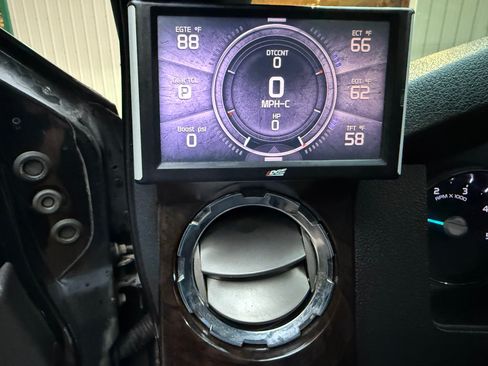 Used 2015 Ford F250 Platinum w/ FX4 Off-Road Package image 16