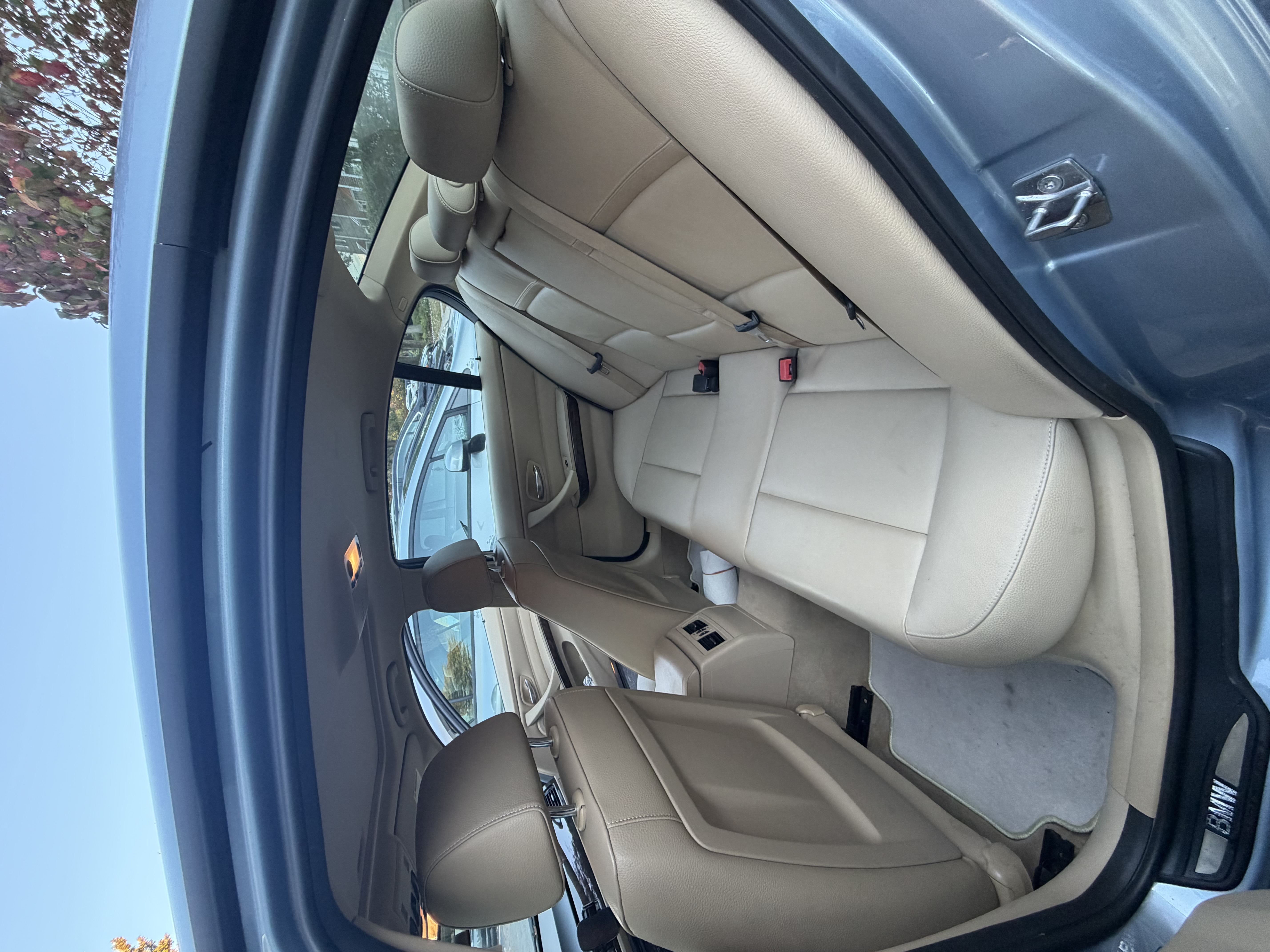 Used 2011 BMW 328i xDrive Sedan AWD/4WD image 4