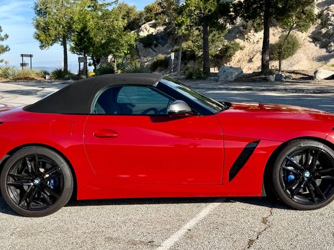 Used 2023 BMW Z4 M40i w/ Premium Package RWD image 16