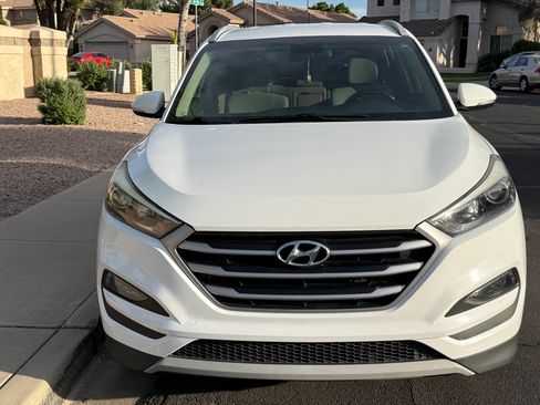 Used 2017 Hyundai Tucson Sport image 2