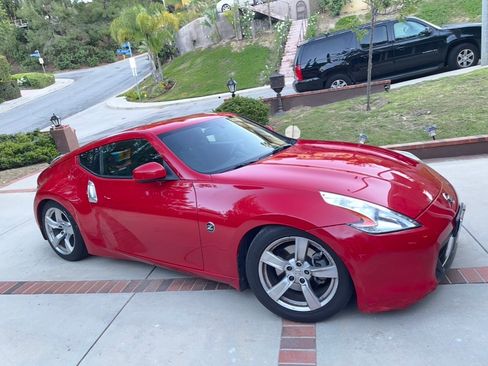 Used 2011 Nissan 370Z Coupe image 1