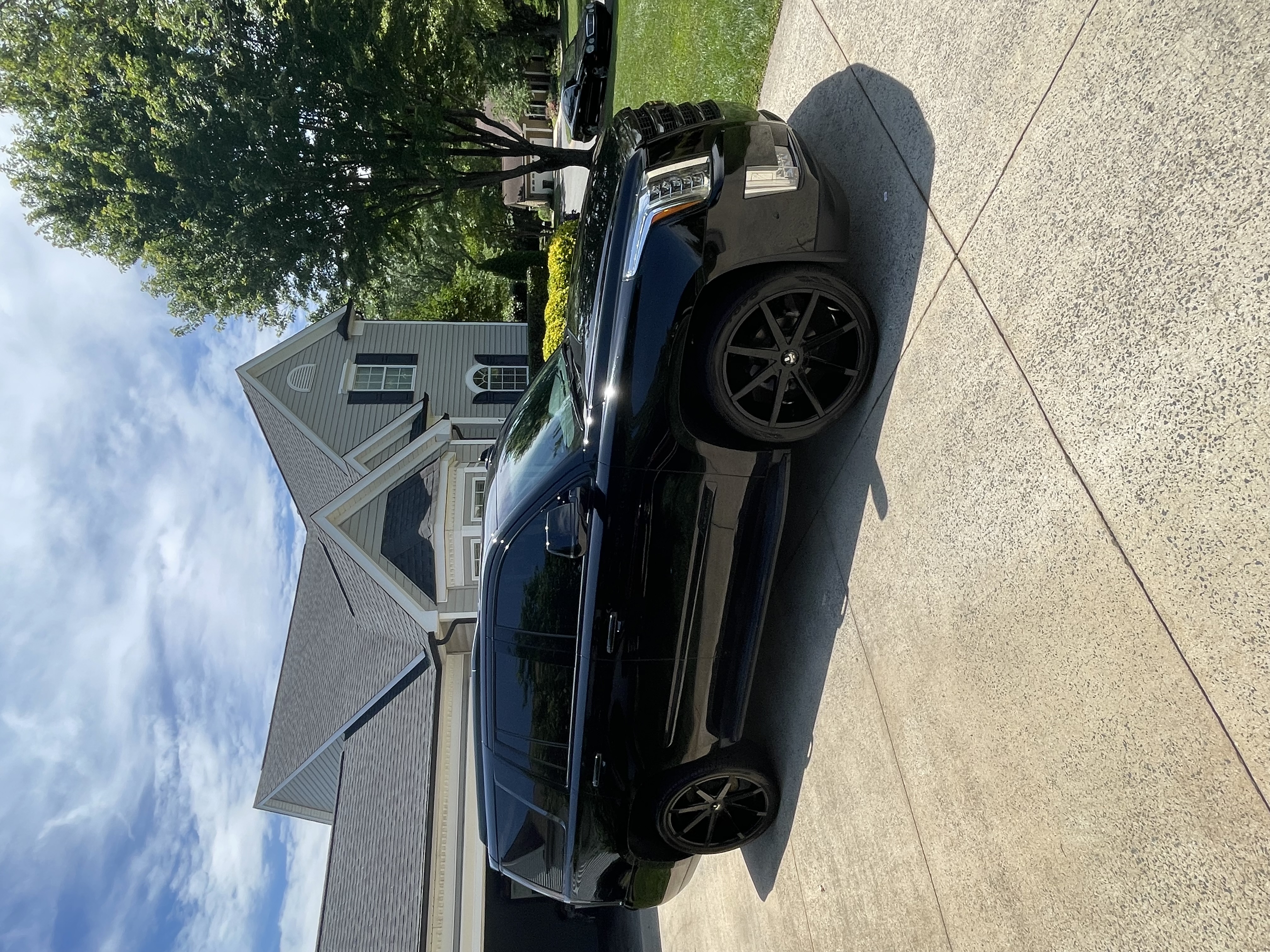 Used 2019 Cadillac Escalade Luxury AWD/4WD image 9