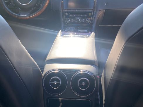 Used 2012 Jaguar XJ image 14