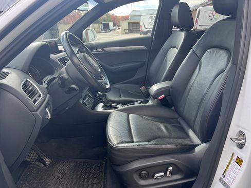 Used 2018 Audi Q3 2.0T Premium w/ Convenience Package image 11