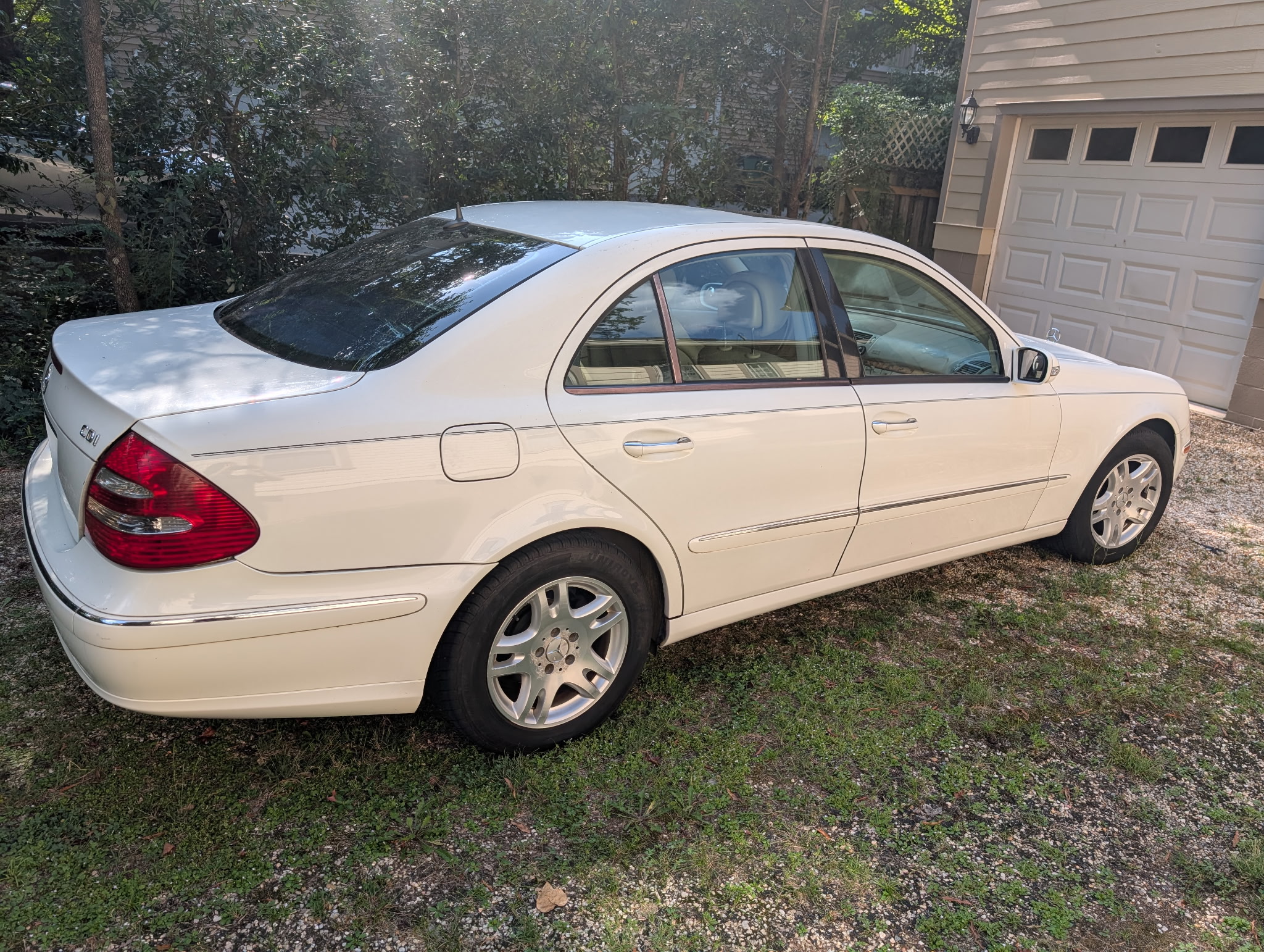 Used 2006 Mercedes-Benz E 320 CDI Sedan image 6