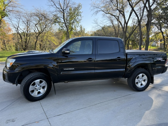 Used 2013 Toyota Tacoma 4x4 Double Cab w/ TRD Sport Pkg image 6