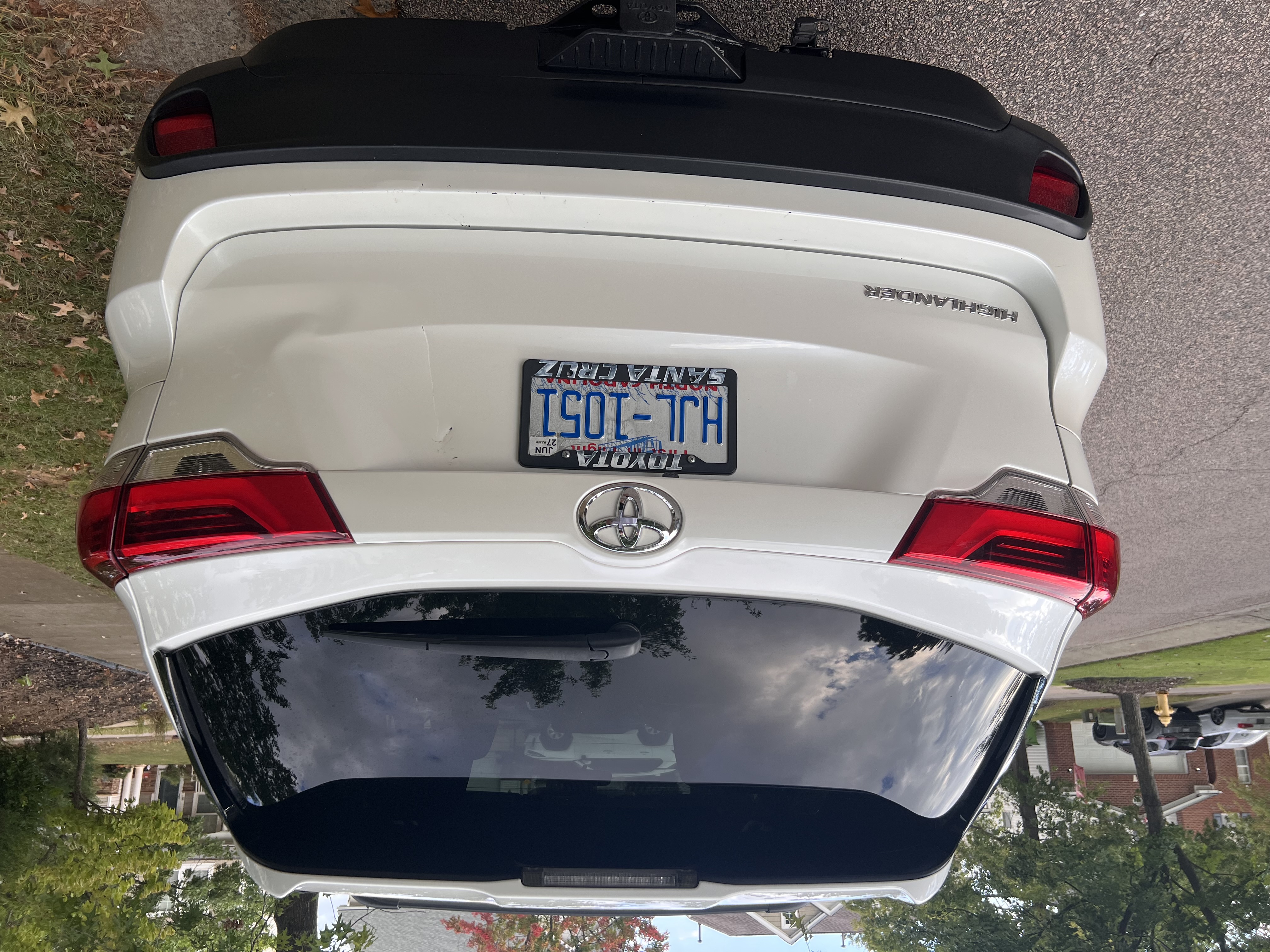 Used 2019 Toyota Highlander LE FWD image 16