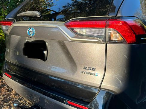 Used 2020 Toyota RAV4 XSE image 6