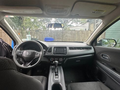 Used 2018 Honda HR-V LX image 13