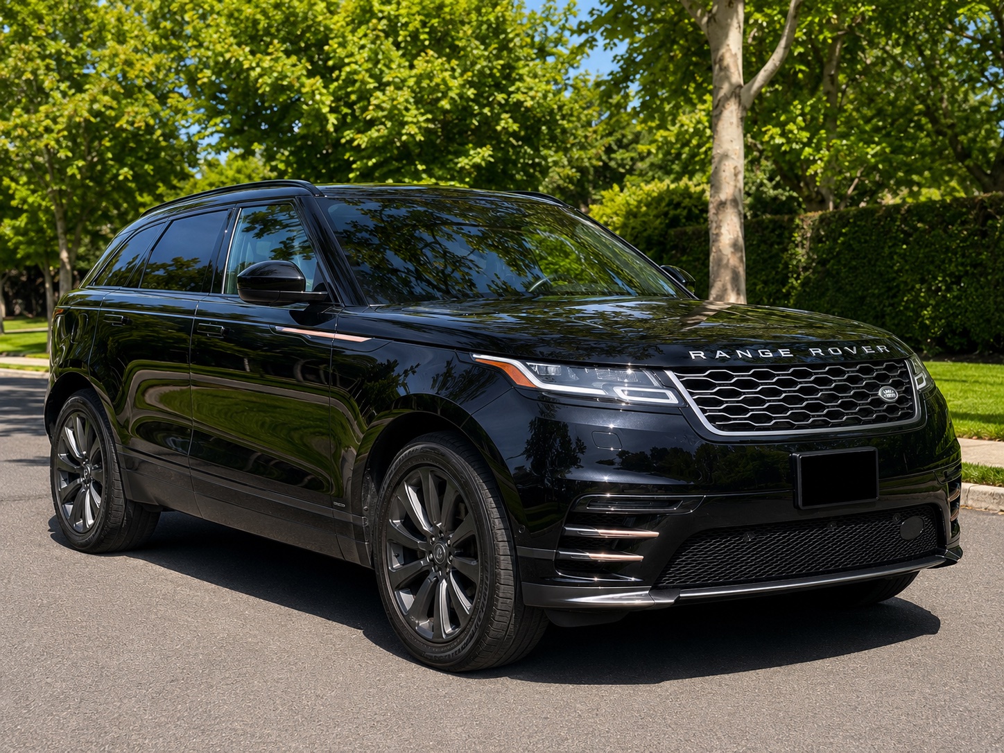 Used 2019 Land Rover Range Rover Velar R-Dynamic SE AWD/4WD image 1