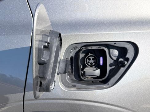 Used 2021 Polestar Polestar 2 w/ Performance Package image 12