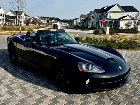 Used 2004 Dodge Viper SRT-10 image 4