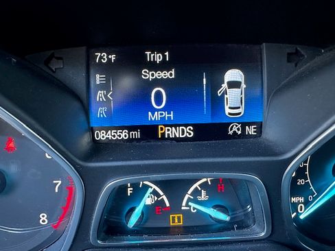 Used 2017 Ford Escape SE w/ Equipment Group 201A image 10