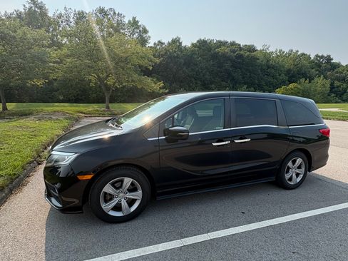 Used 2018 Honda Odyssey EX image 1