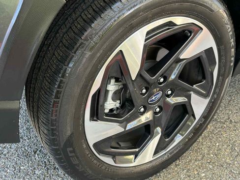Used 2024 Subaru Crosstrek 2.5i Limited w/ Crosstrek Mirror Package image 8