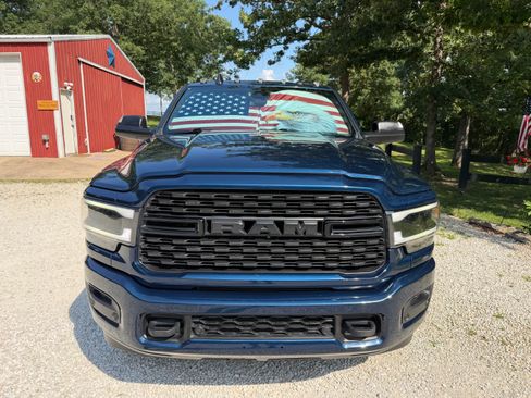 Used 2022 RAM 3500 Big Horn w/ Level C Equiment Group AWD/4WD image 4