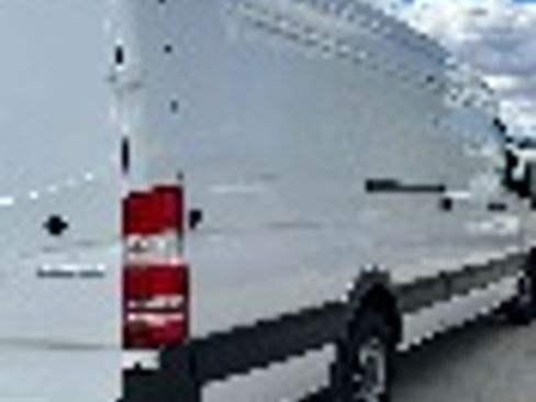 Used 2015 Mercedes-Benz Sprinter 2500 image 18