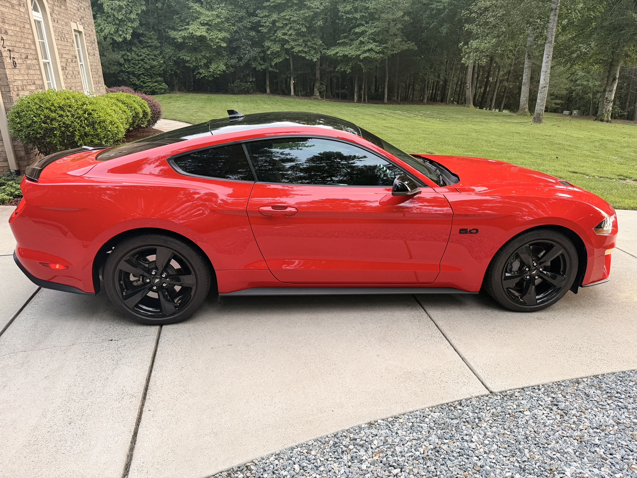 Used 2022 Ford Mustang GT Premium w/ Equipment Group 401A RWD image 2