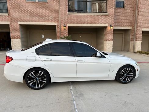 Used 2018 BMW 330e image 1
