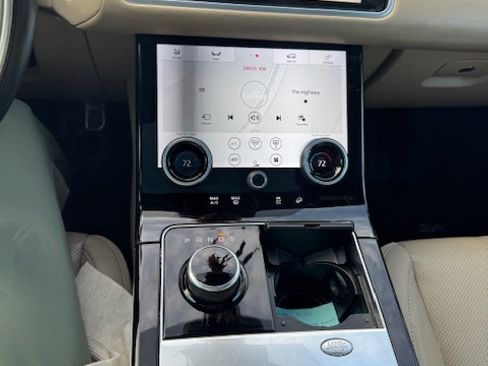 Used 2019 Land Rover Range Rover Velar R-Dynamic SE image 6
