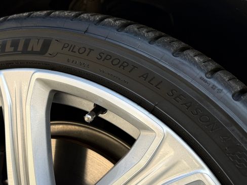 Used 2017 Volvo S90 T6 Inscription w/ Vision Package image 12