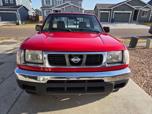 Used 1998 Nissan Frontier XE image 2