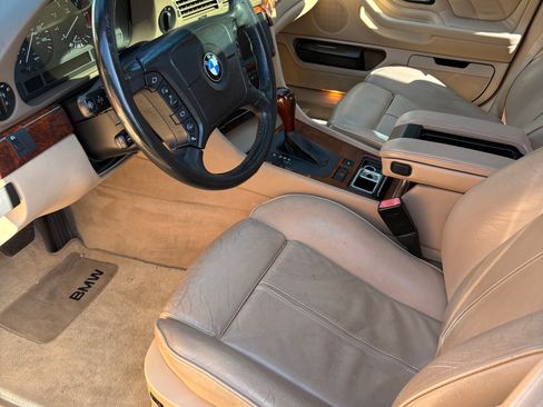 Used 2000 BMW 740i RWD image 16