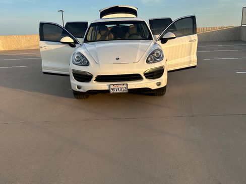 Used 2012 Porsche Cayenne S image 10