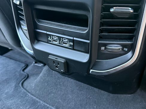 Used 2019 RAM 1500 Big Horn AWD/4WD image 10