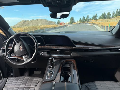 Used 2023 Cadillac Escalade ESV Sport Platinum w/ LPO, ONYX Package image 15